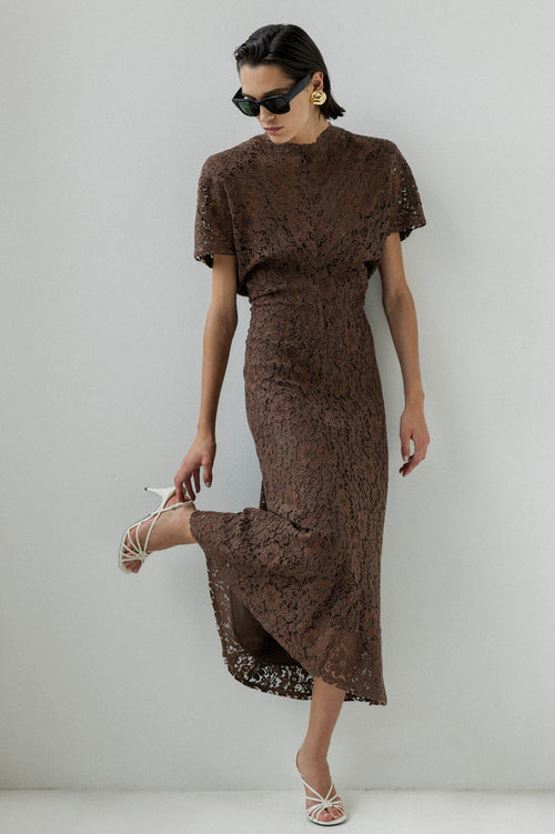 ABITO IN PIZZO CON SOTTOVESTE