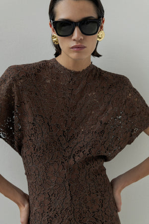ABITO IN PIZZO CON SOTTOVESTE