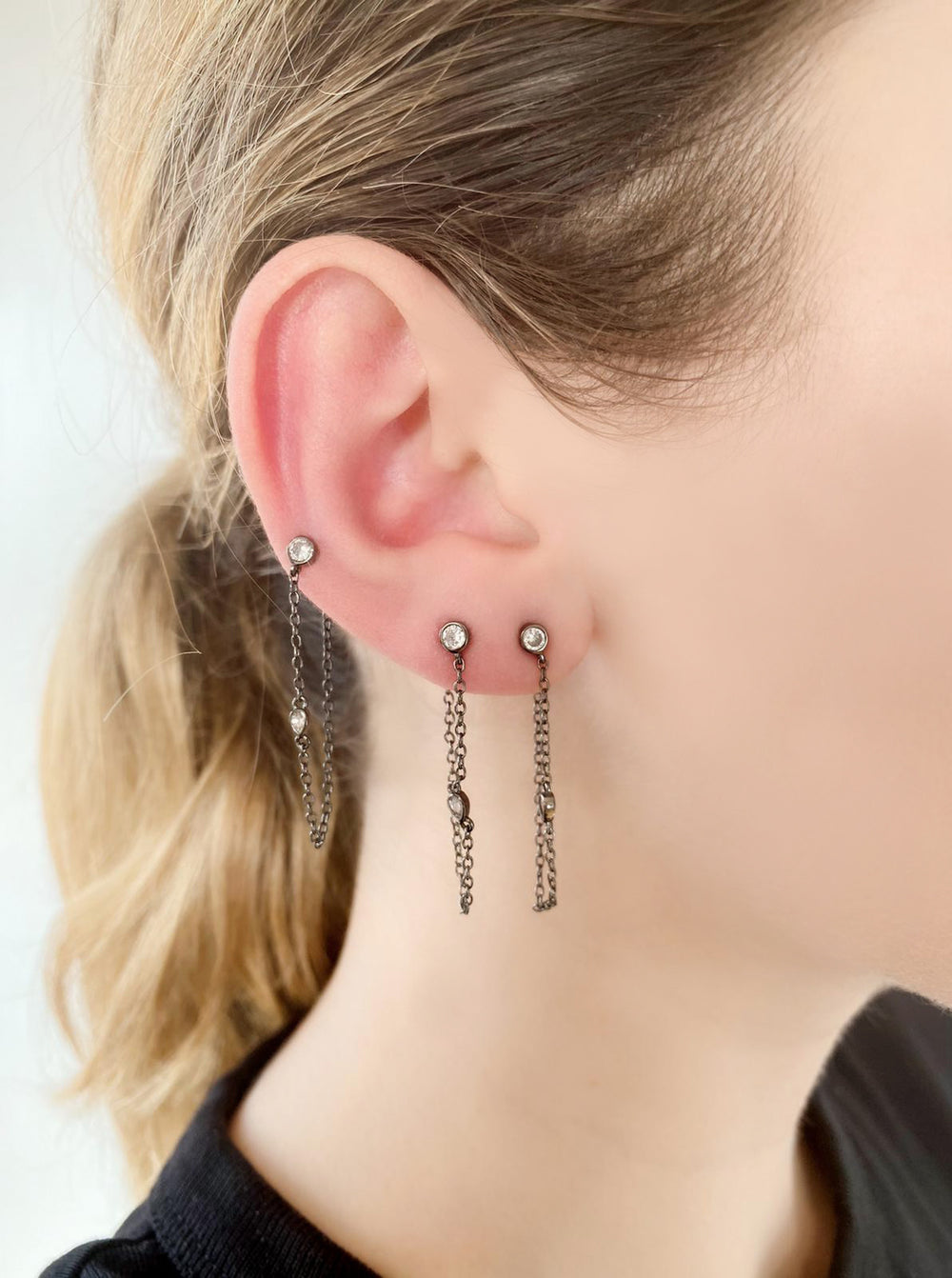EARRING LINE RAIN BLACK (2422659022908)